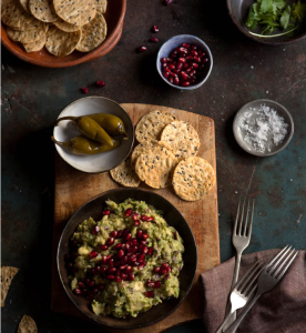 guacamole and crackers